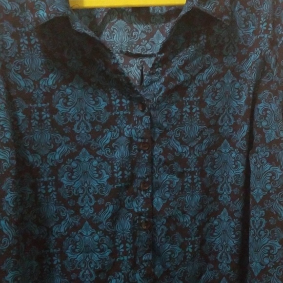 Black and teal shirt - Picture 2 of 4